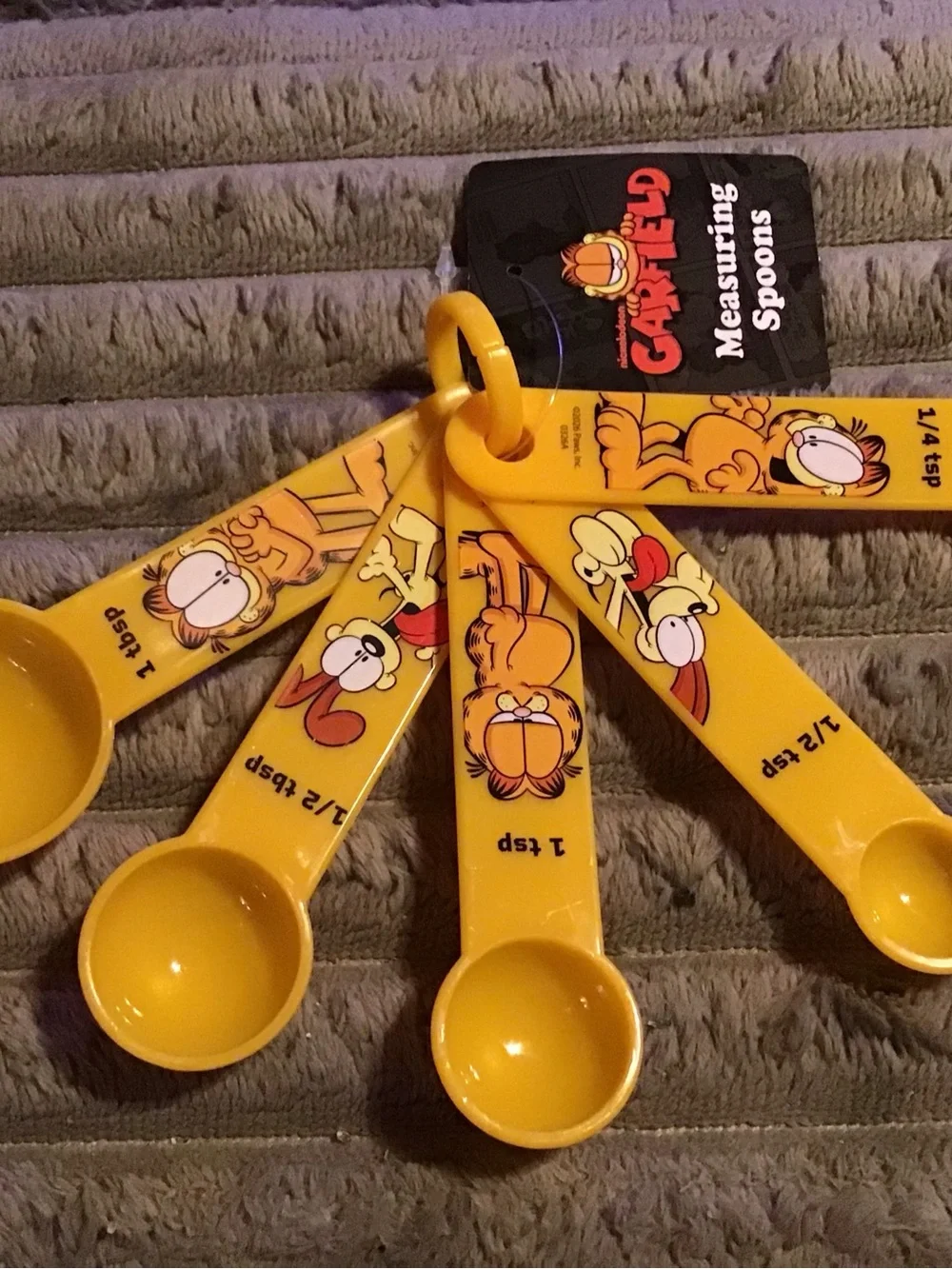 Yellow Measuring Spoons Set - Garfield Kitchen Measuring Spoons
